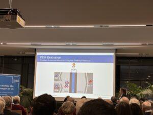 Pascale Müller von der SWU Energie GmbH informierte darüber, welche  Chancen und Herausforderungen das Thema Wasserstoff für die Stadtwerke mit sich bringt. Foto: H2-Wandel 