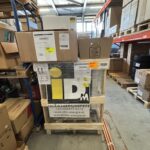 Die neue Wärmepumpe wartet auf ihren Einbau. Foto: Karen Emler/H2-Wandel