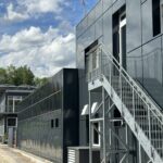 So schön kann eine Fassade mit Photovoltaikelementen aussehen. Foto: Karen Emler/H2-Wandel